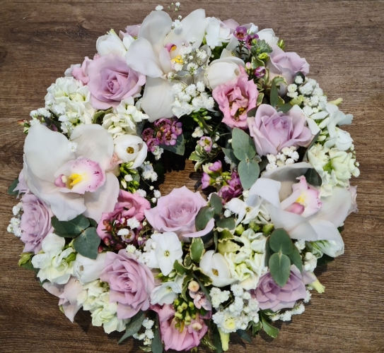 TRANQUIL EMBRACE WREATH