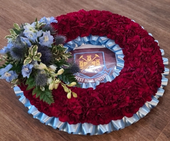 CLARET AND BLUE TRIBUTE WREATH