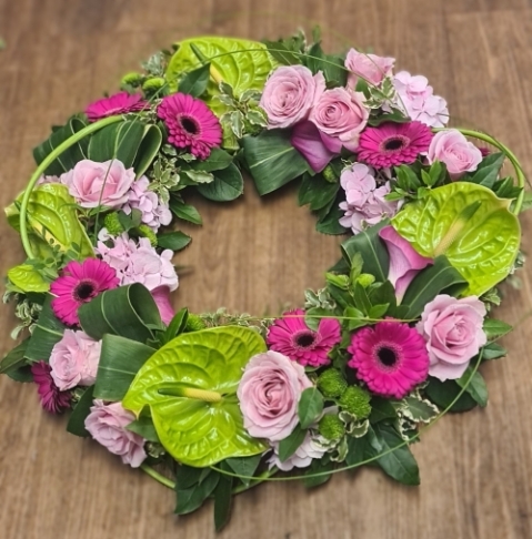 CONTEMPORARY SERENITY WREATH