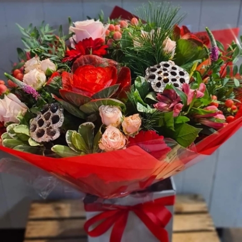 Frosted Berry Christmas Bouquet