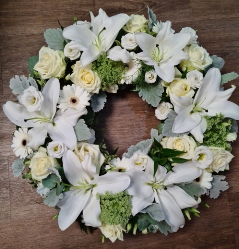 WHISPERING ELEGANCE WREATH